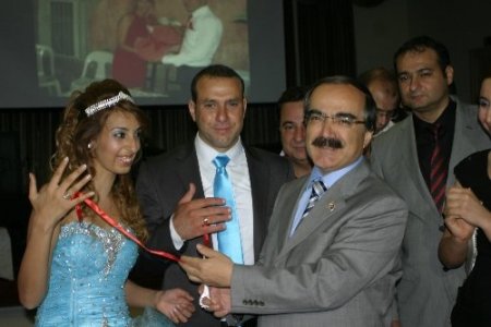 'Başbakan'a verdiğim sözü tuttum, düğüne bekleriz'