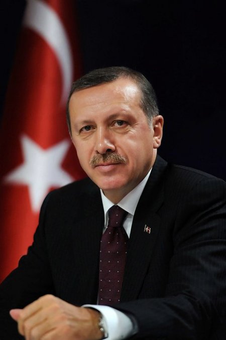 Başbakan'dan Hasan Nail Canat'a vefa