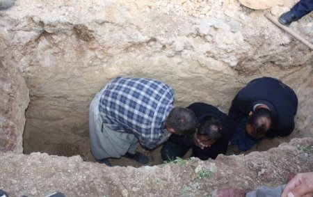 Başbakan'ın Azarladığı Çiftçi Öncel, Annesinin Cenazesini Toprağa Verdi