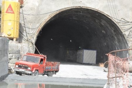 Başbakan'ın bahsettiği tünelde çalışmalar sürüyor (Özel)