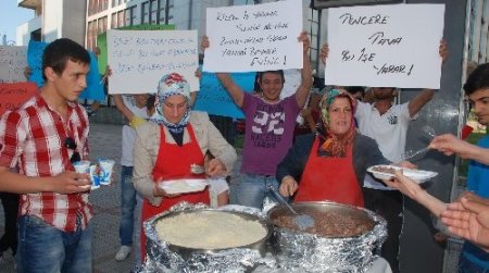 Başbakan'ın hemşehrilerinden tencere tava eylemine kavurmalı tepki