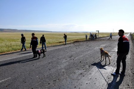 Başbakan'ın Miting Yolunda 36 Kilogram Patlayıcı Ele Geçirildi