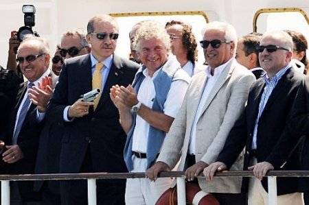 Başbakan'ın Start Silahı Tutukluk Yaptı