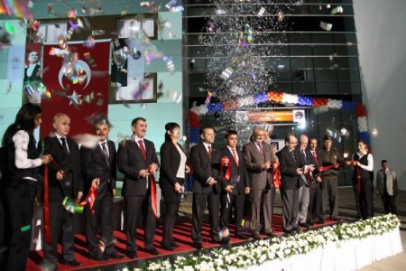 Başbakan’ın yurtlarda ücretsiz internet müjdesi öğrencileri sevindirdi