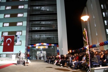 Başbakan’ın yurtlarda ücretsiz internet müjdesi öğrencileri sevindirdi