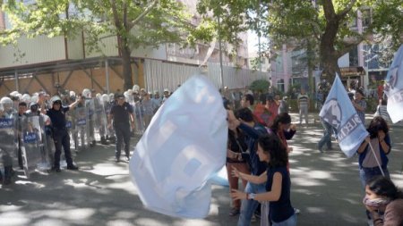 Başbakanlık'a yürümek isteyen gruba polis biber gazıyla müdahale etti