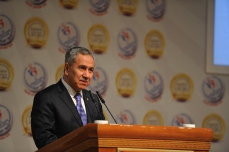 Başbakansız törende Arınç ile Kılıç, şampiyonlara 9 milyon TL ödül dağıttı