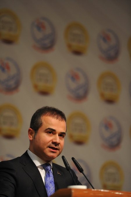 Başbakansız törende Arınç ile Kılıç, şampiyonlara 9 milyon TL ödül dağıttı