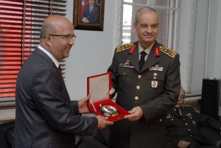 Başbuğ: Teröristler Türk Adaletine Güvensin Ve Teslim Olsun