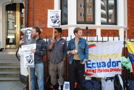 Basın Ordusu, Assange'ı Beklemeye Devam Ediyor