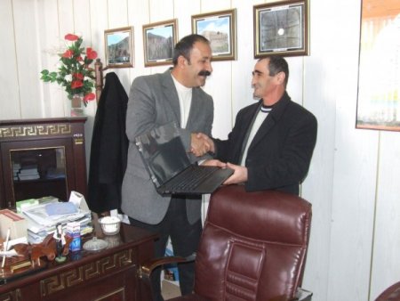 Başkale Belediye Başkanı Güler'den Muhtarlara Bilgisayar