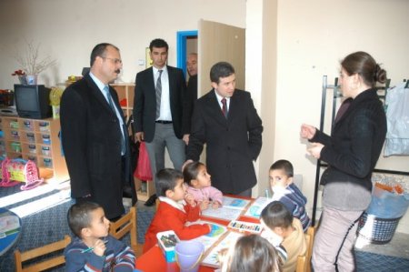 Başkale Kaymakamı Bayar: Devamsızlık Yapan Öğrenciler Okula Kazandırılmalı