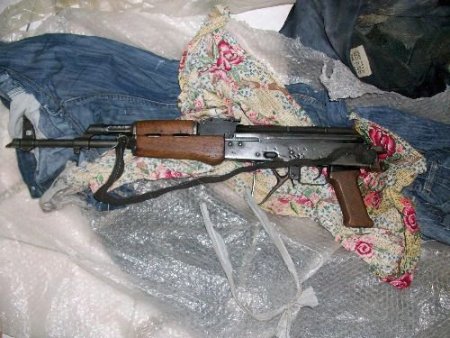 Başkale'de 2 Kalaşnikof Ele Geçirildi