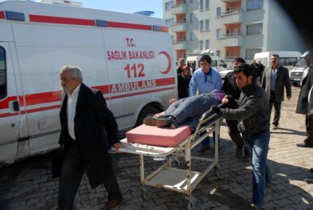 Başkale’de Minibüs Devrildi: 1 Ölü, 2 Yaralı