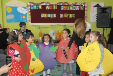 Başkaleli minikler Yerli Malı Haftası'nı coşkuyla kutladı