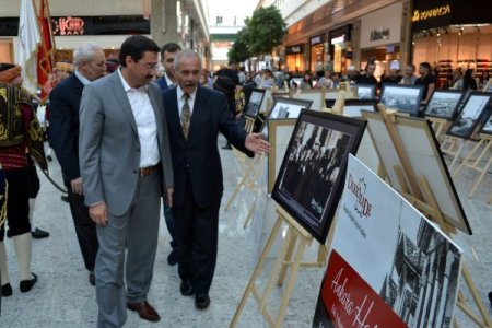 Başkan Ak fotoğraf sergisinin açılışını yaptı