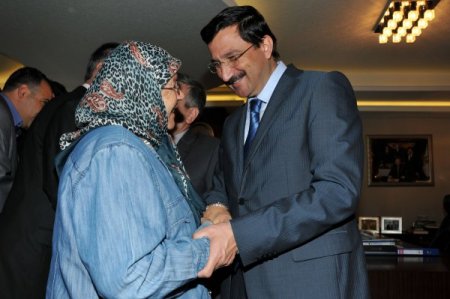 Başkan Ak vatandaşlarla bayramlaştı