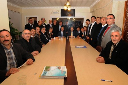 Başkan Akgül, Mamaklı müteahhitleri ziyaret etti