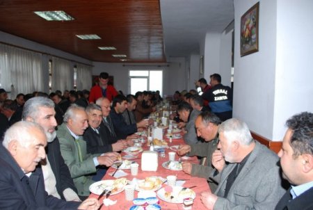 Başkan Ali Gözen, çarşı esnafının sorunlarını dinledi