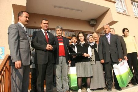 Başkan Altan Başarılı Öğrencileri Ödüllendirdi