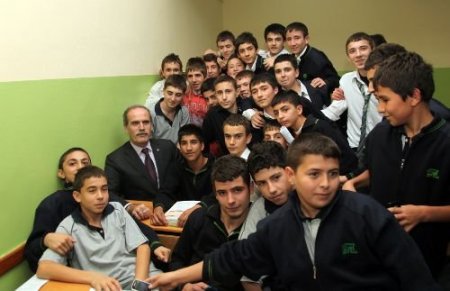 Başkan Altepe, 34 Yıl Önce Mezun Olduğu Okulu Ziyaret Etti
