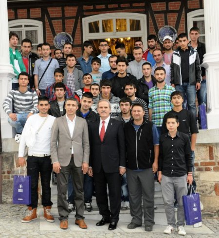 Başkan Altepe, sporcu gençlere moral verdi