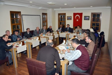 Başkan Arpacıoğlu muhtarlarla 2012 yılını değerlendirdi