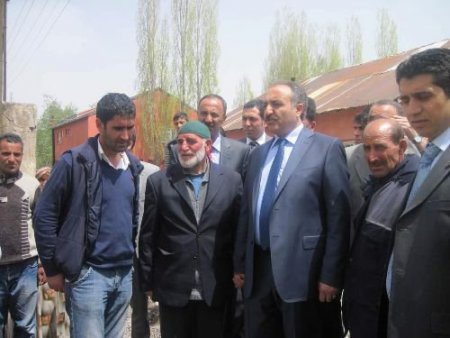 Başkan Arslan, Çizmeleri Giyip Selzedelerin Sorunlarını Dinledi