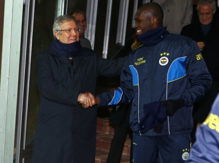 Başkan Aziz Yıldırım ve taraftarlar, futbolcuları yalnız bırakmadı