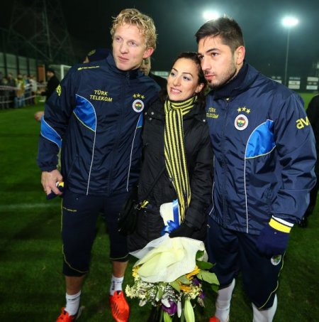 Başkan Aziz Yıldırım ve taraftarlar, futbolcuları yalnız bırakmadı