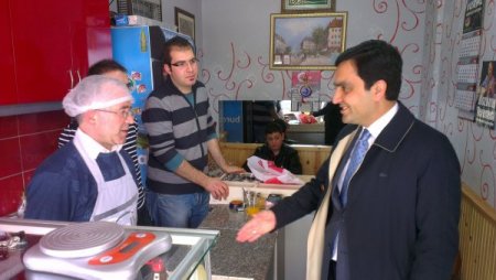 Başkan Bahçeci, esnafı ziyaret ediyor