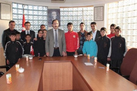 Başkan Bulutlar, Atletizm Takımını Ödüllendirdi