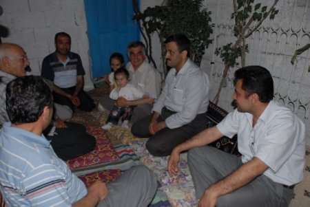 Başkan Büyükaslan, Yardım Konvoyundaki Gönüllülerin Ailelerini Ziyaret Etti