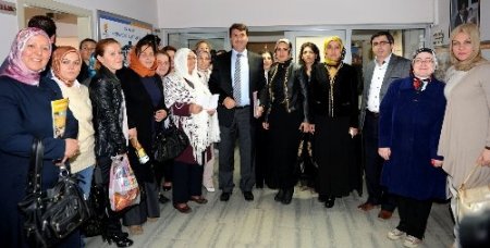 Başkan Dündar, kadınlardan mahalle sorunlarını dinledi