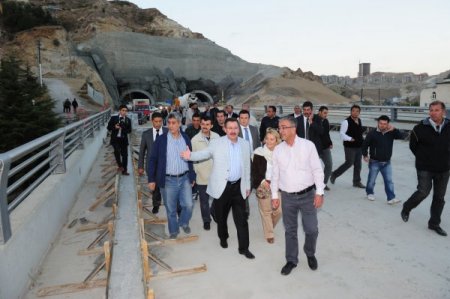 Başkan Gökçek, kentsel dönüşüm alanını denetledi