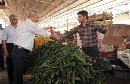 Başkan Kara, pazarcıların sorunlarını dinledi