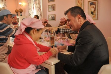 Başkan Kavuncu Şeker Hayat Atölyesi’ni ziyaret etti