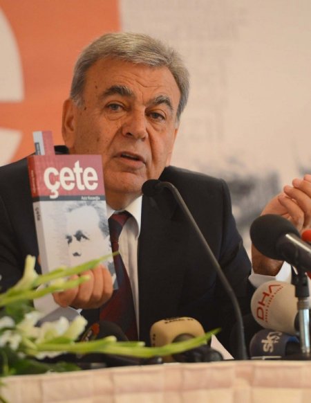 Başkan Kocaoğlu, İzmir Büyükşehir davasını 'Çete' kitabında anlattı