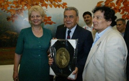 Başkan Kocaoğlu, Kültür Şöleni'nde Romanya standını ziyaret etti