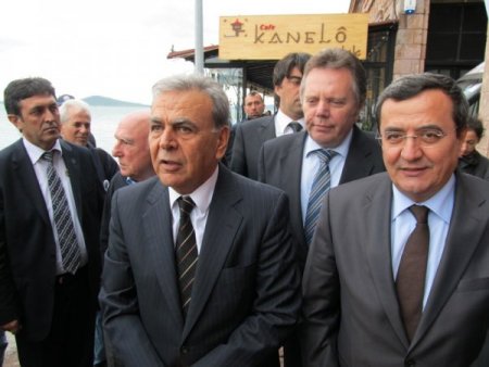 Başkan Kocaoğlu, operasyon yapılan Başkan Türközen’i ziyaret etti