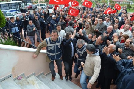 Başkan Kocaoğlu, operasyon yapılan Başkan Türközen’i ziyaret etti