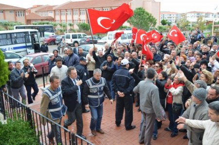 Başkan Kocaoğlu, operasyon yapılan Başkan Türközen’i ziyaret etti