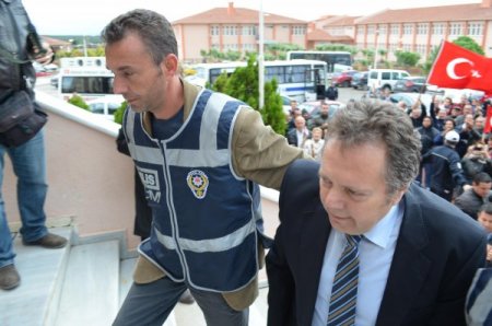 Başkan Kocaoğlu, operasyon yapılan Başkan Türközen’i ziyaret etti