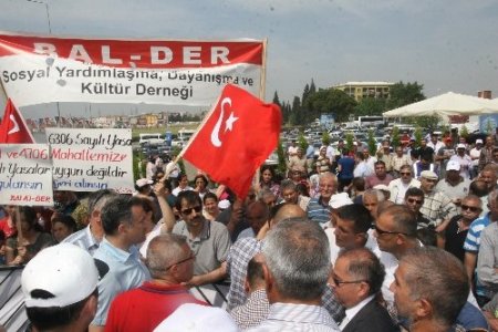 Başkan Kocaoğlu'na protesto: Biz güvendik oy verdik, siz su koyverdiniz