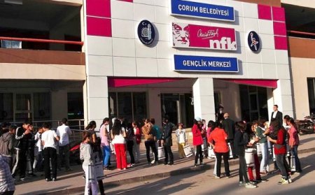 Başkan Külcü, NFK Gençlik Merkezi’ni ziyaret etti