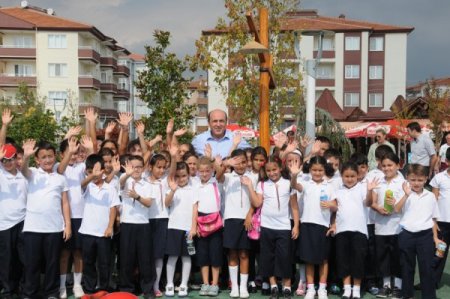 Başkan Ok'tan en çok atık pil toplayan okul ve öğrencileri ödüllendirdi