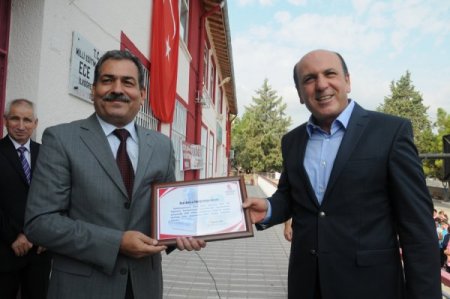 Başkan Ok'tan en çok atık pil toplayan okul ve öğrencileri ödüllendirdi