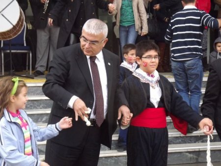 Başkan oyuna kalktı, halk coştu