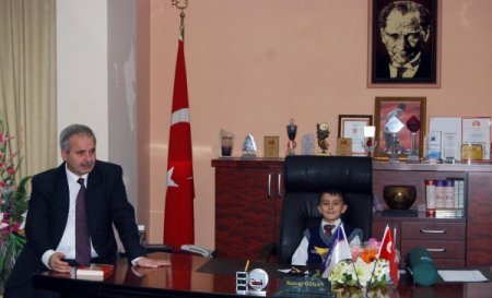 Başkan Özgan, Kozanlı satranç şampiyonlarını kabul etti