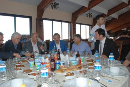 Başkan Özhaseki, muhtarlara Erciyes Projesi'ni anlattı